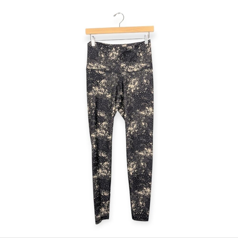 Old Navy Black & Beige Speckled Extra High-Rise Powersoft Go-Dry Leggings Size M